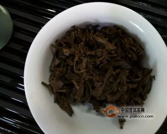 【图阅】2011年下关四号饼茶开汤