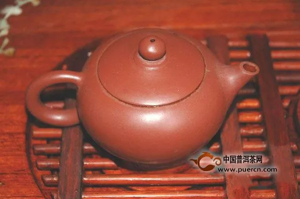用紫砂壶冲泡普洱茶的方法