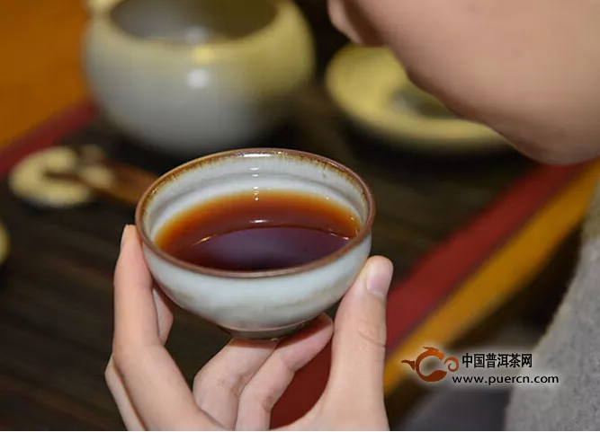 云南勐海七子饼茶应该怎么喝？