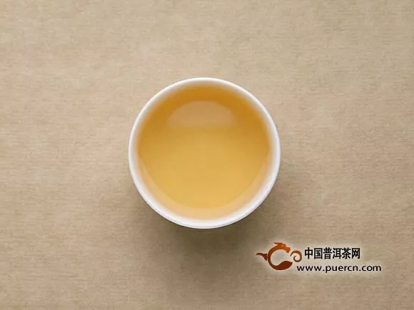 無量山老樹圓茶開湯品鑒