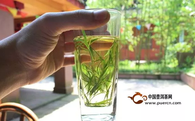 青茶与绿茶什么时候喝最好？