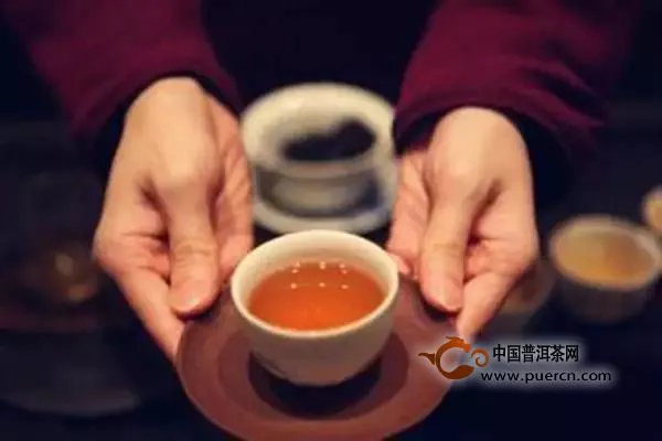 怎样奉茶与品茶