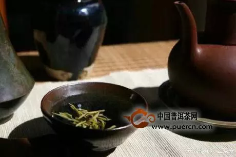 建盞喝茶有什么好處？