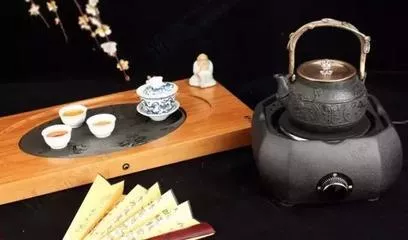 铁壶烧水泡茶可以补铁吗？