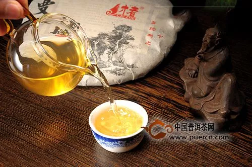 普洱生茶比熟茶伤胃的原因是什么？