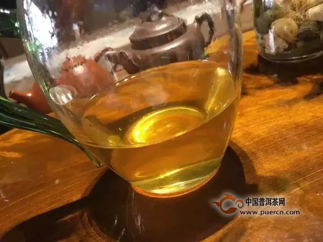 挑选普洱古树老黄片的几点建议