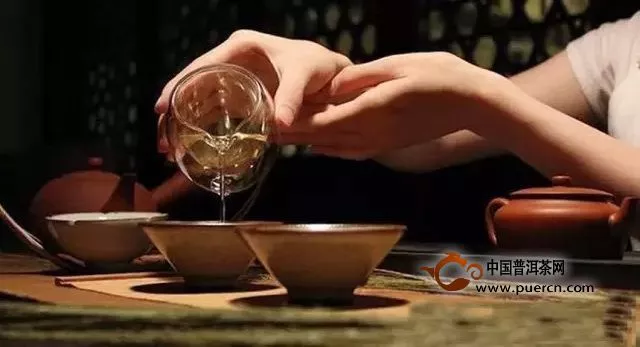 洗茶的作用是什么？跟润茶和醒茶有什么关系？
