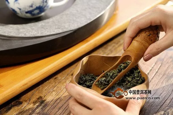 泡茶时用手抓茶容易茶叶变质？