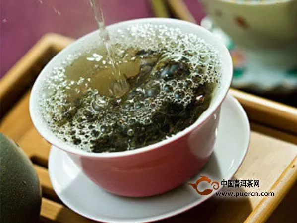 茶汤表面的“泡沫”真的有害吗？喝还是不喝？