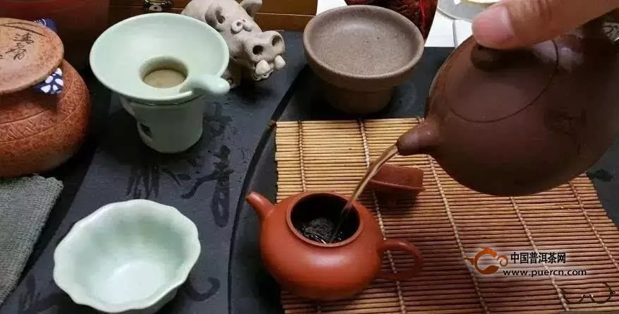 泡茶过程中紫砂壶的奇妙变化