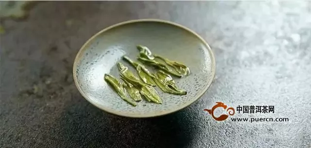 从绿茶的叶底鉴别绿茶的品质