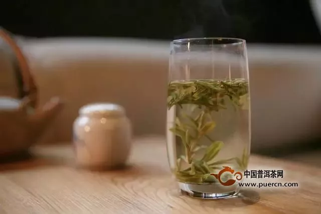 用玻璃杯泡西湖龙井茶有什么好处?