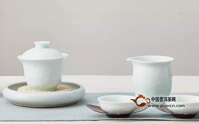 瓷器和陶器哪个泡茶更好？