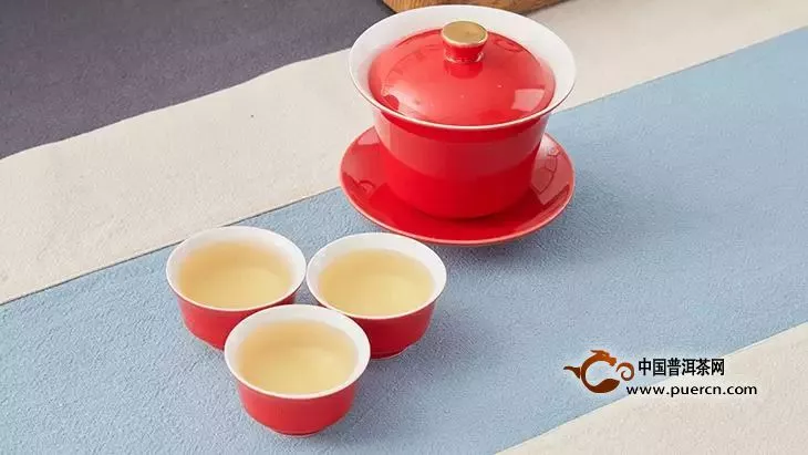 瓷器和陶器哪个泡茶更好？