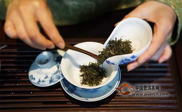 泡茶講究的是禮儀，展現(xiàn)的是誠意