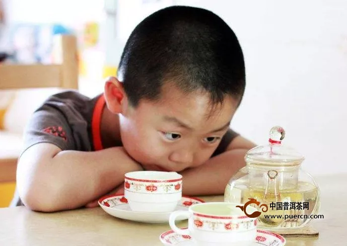 小孩几岁可以喝茶