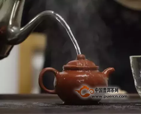 用紫砂紫陶茶壺泡普洱茶喝的技巧