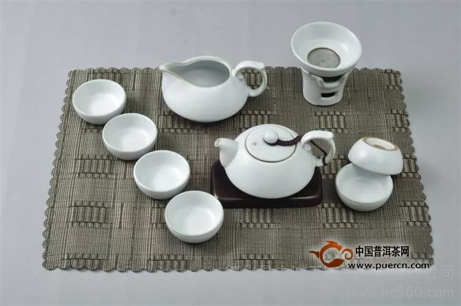 泡茶用瓷器、陶器与玻璃杯哪个更好？