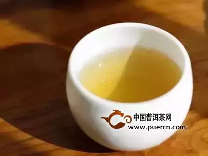 小茶杯，大講究！不同茶杯不同味！