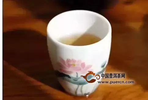 小茶杯，大講究！不同茶杯不同味！