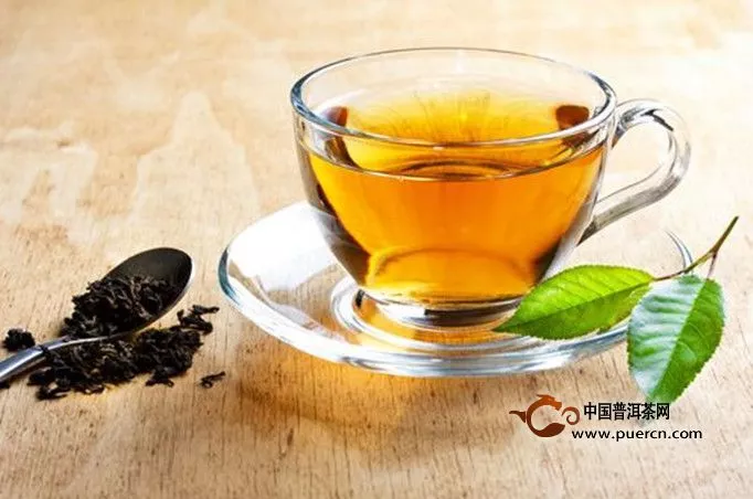 生普洱茶和熟普洱茶有什么不同，分别适合哪些人饮用