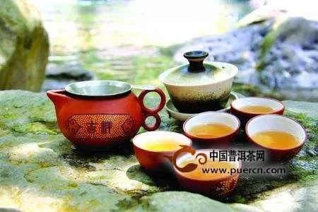 喝茶不當(dāng)會(huì)傷腎你知道嗎？