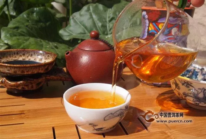 滇紅茶與普洱茶的區(qū)別體現(xiàn)在哪些方面