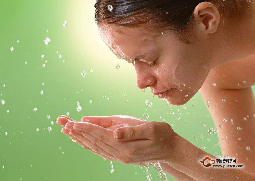 在洗脸水中加绿茶有什么护肤作用