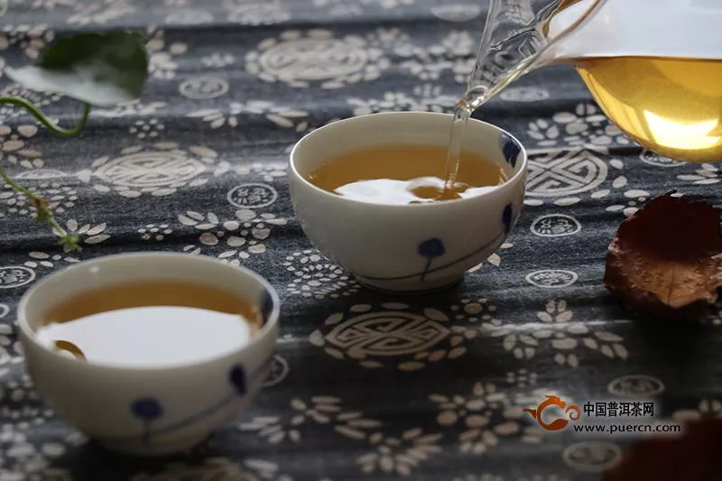 普洱茶滋味的浓淡和厚薄如何分辨