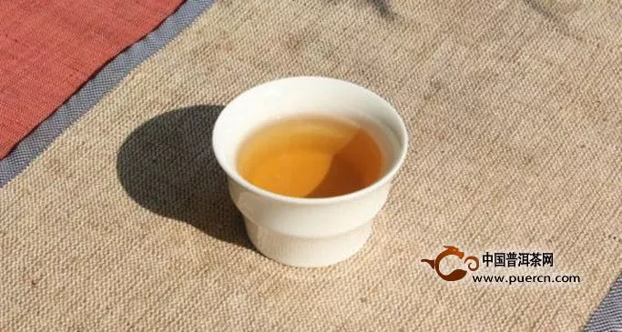 怎樣鑒別白茶茶葉的品質(zhì)