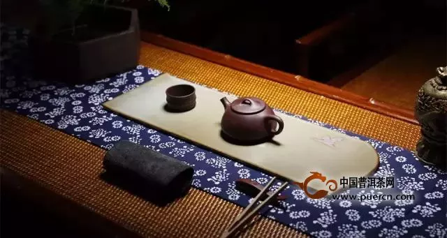 干泡法：據(jù)說這是時(shí)下最流行的泡茶方法