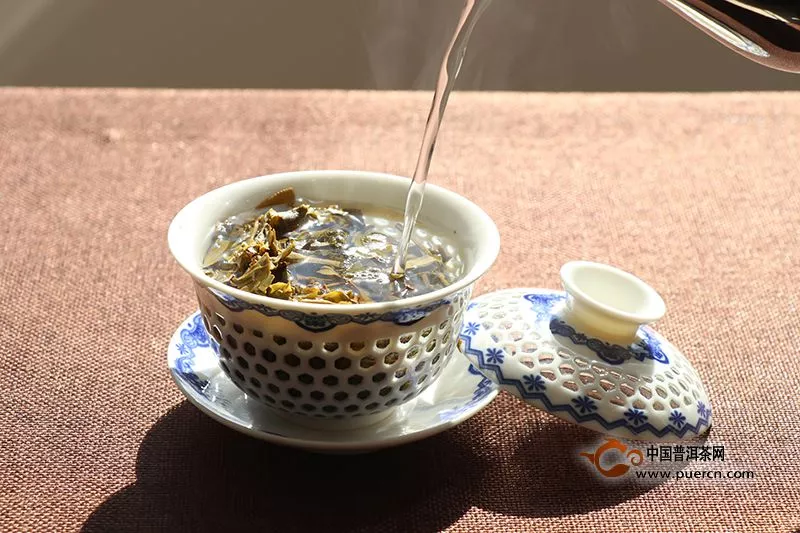 泡普洱茶用哪种水最好