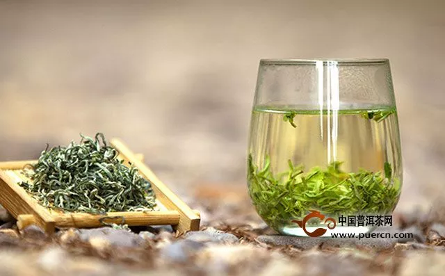 夏天喝绿茶的作用及好处