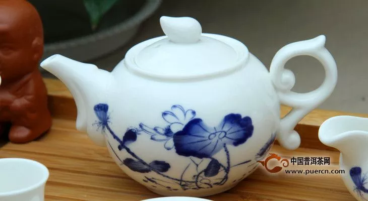 青花瓷茶具的保养方法