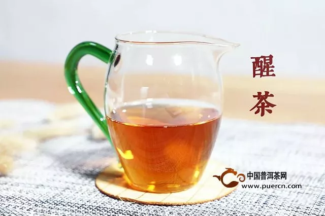 感受布朗山头强烈与温柔的转换  品评双陈普洱2010年特级金印圆茶