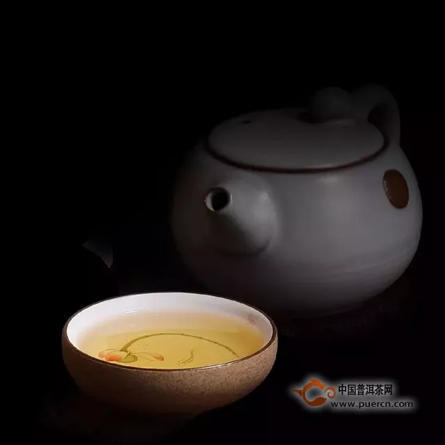 普洱茶冲泡，如何注水？