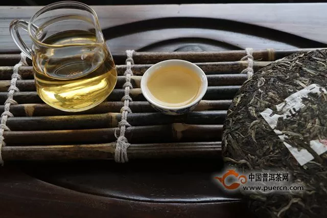 【茶言观色】遇见佳兆业·兴海茶2018年勐宋印茶