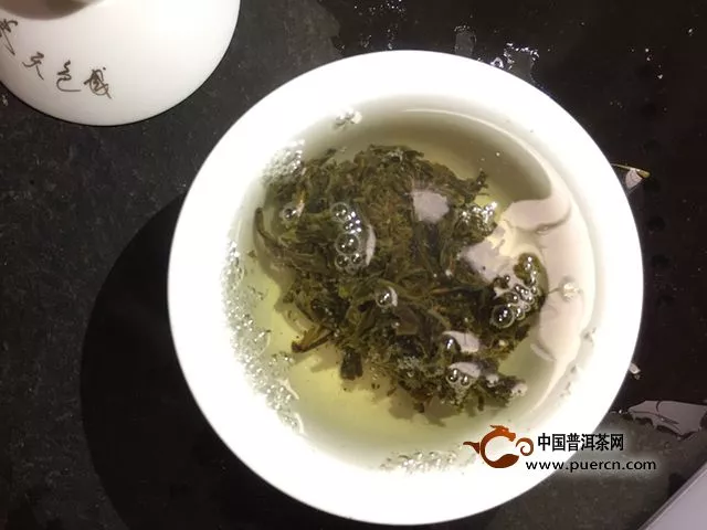 一杯融入五年時(shí)光的茶湯——記南詔御沱開湯貼