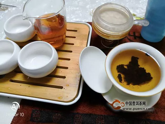 酒紅色誘“千山葉”老茶頭！