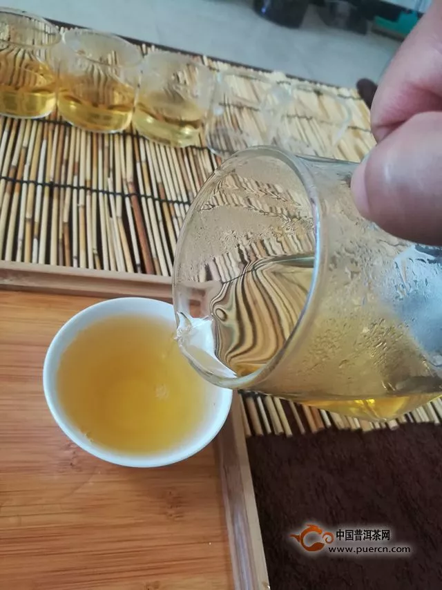 一款绝对适合爷们儿喝的生普——洪普号2017年 老铁生茶