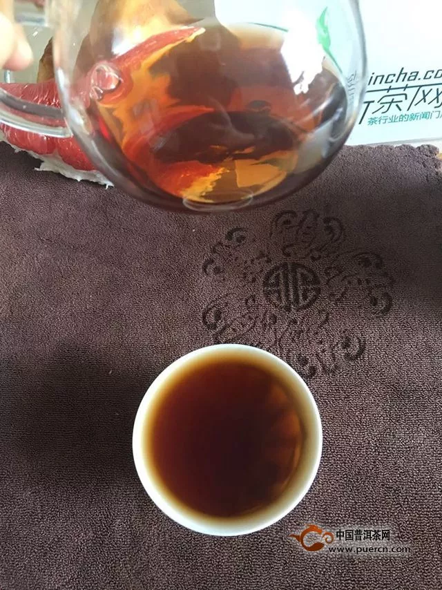 2016年八角亭孔雀茶皇熟茶品飲感受