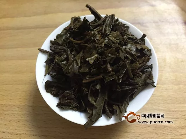 老料陳茶的獨(dú)特魅力——2013年下關(guān)十載歷練鑄造飛臺號泡餅評測