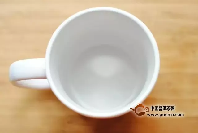 白瓷茶具怎么清洗