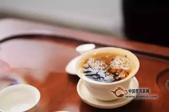 岩茶茶汤表面的泡沫是什么？