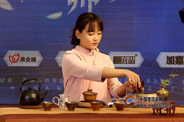 『News-海灣』2018茶企通《最美茶藝師》昆明賽區(qū)海選賽在海灣茶業(yè)國際文化交流中心舉行