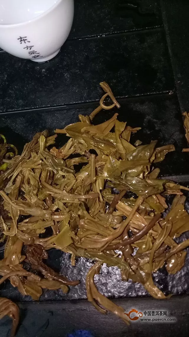 不可多得的持续回甘 ——2015年拉佤布傣老树茶（一）品鉴报告