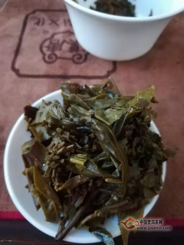 多色蓮心入飛臺(tái)  煙香蜜香澀后苦——飛臺(tái)茶葉公司蓮心緊茶品鑒報(bào)告