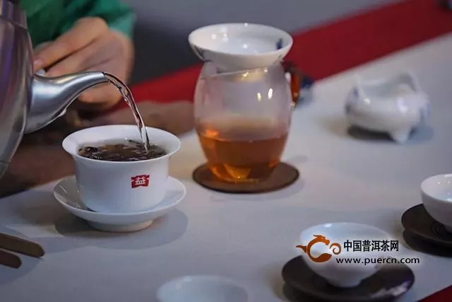 遇见东方美，旗袍邂逅茶｜中国-东盟企业家的生活如此绚丽