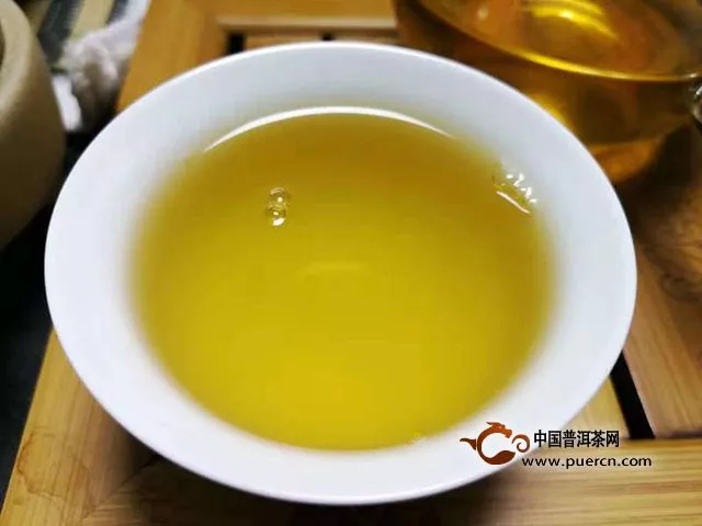 香高水柔临沧茶区的典型案例——2015拉佤布傣大富赛（人）生茶品测