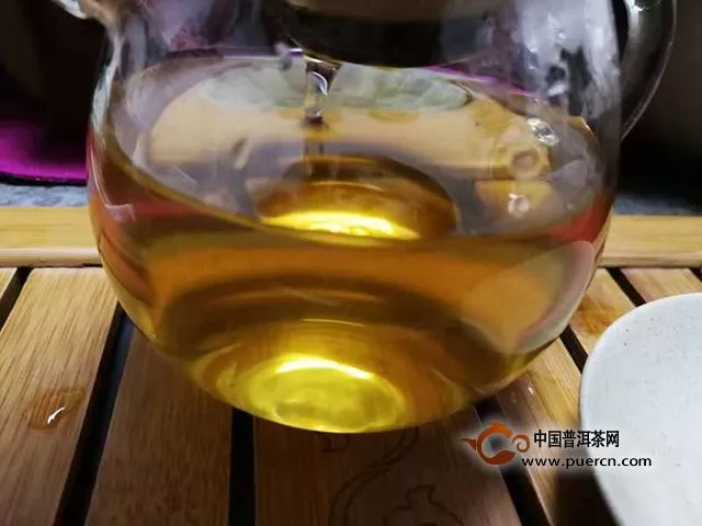 香高水柔临沧茶区的典型案例——2015拉佤布傣大富赛（人）生茶品测